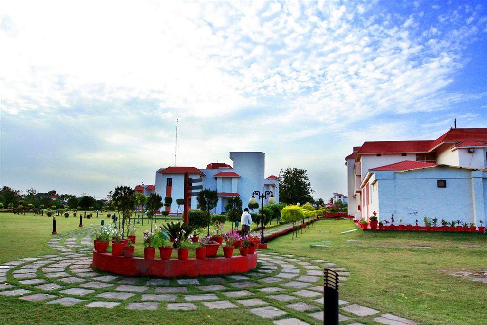 Naturoville Ayurvedic And Yoga Retreat Hotel Rishikesh Exterior photo