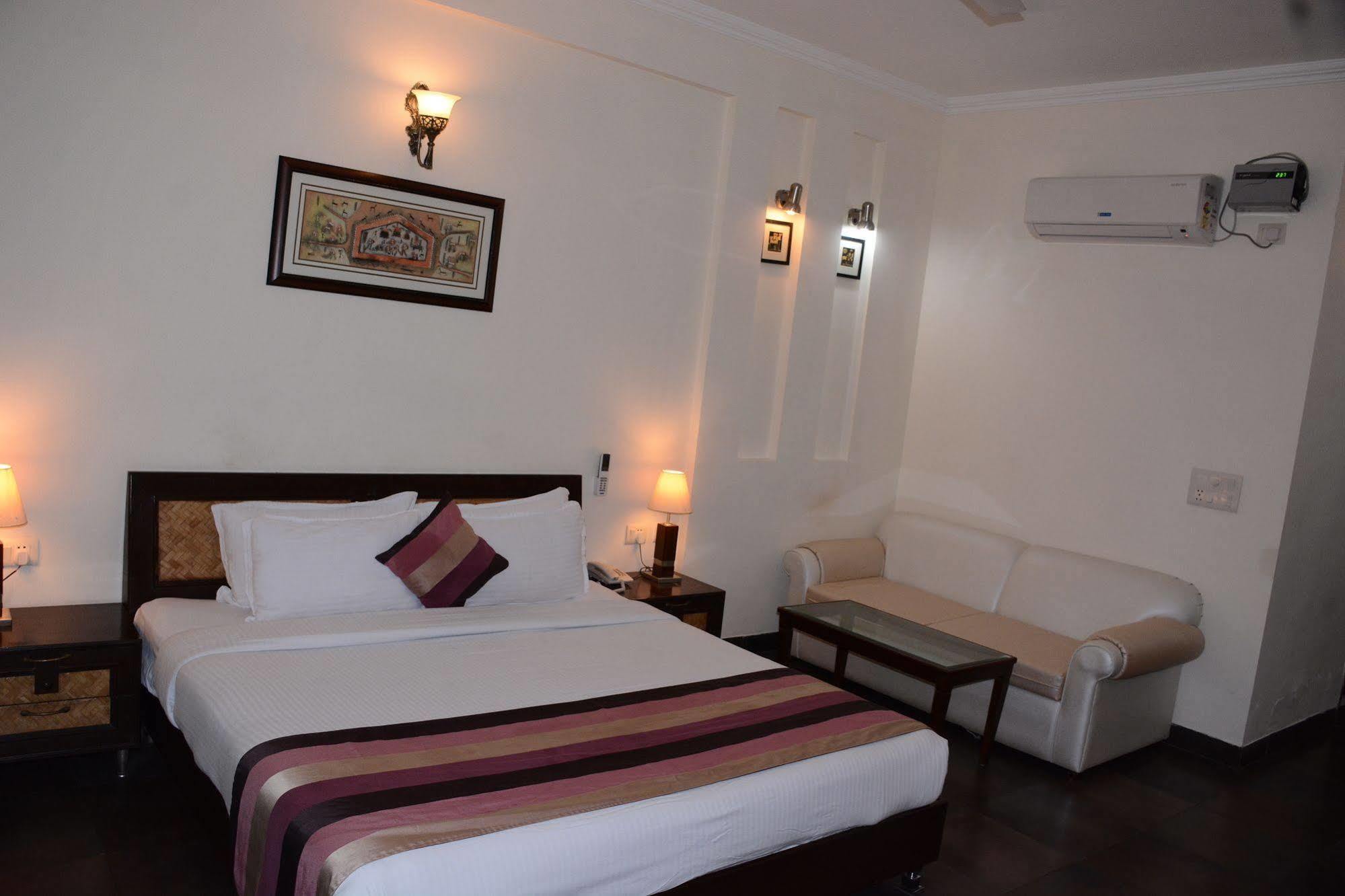 Naturoville Ayurvedic And Yoga Retreat Hotel Rishikesh Exterior photo