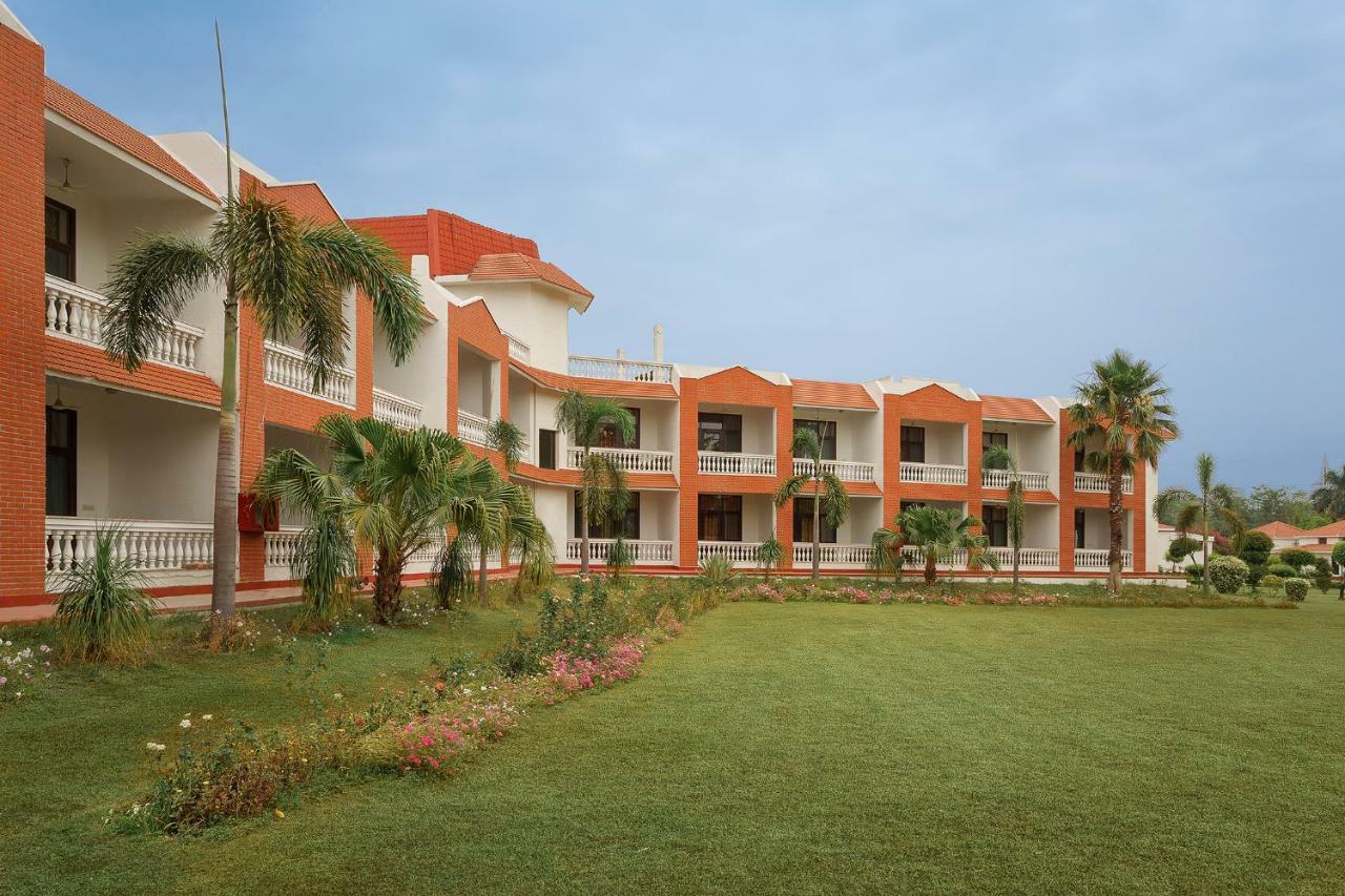 Naturoville Ayurvedic And Yoga Retreat Hotel Rishikesh Exterior photo
